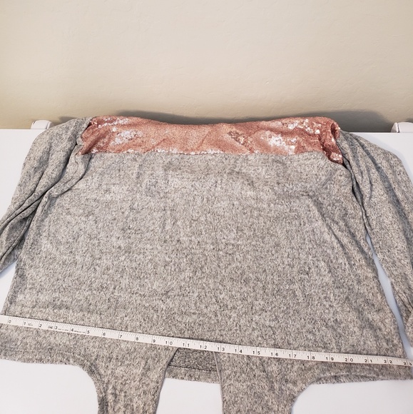 Heather Grey Top with Rose Sequins - Picture 4 of 5